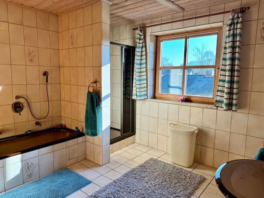 Romantisches Alpenchalet - Mit Sauna Und Kamin - Ruhig Und Zentral Bad Tölz Buitenkant foto