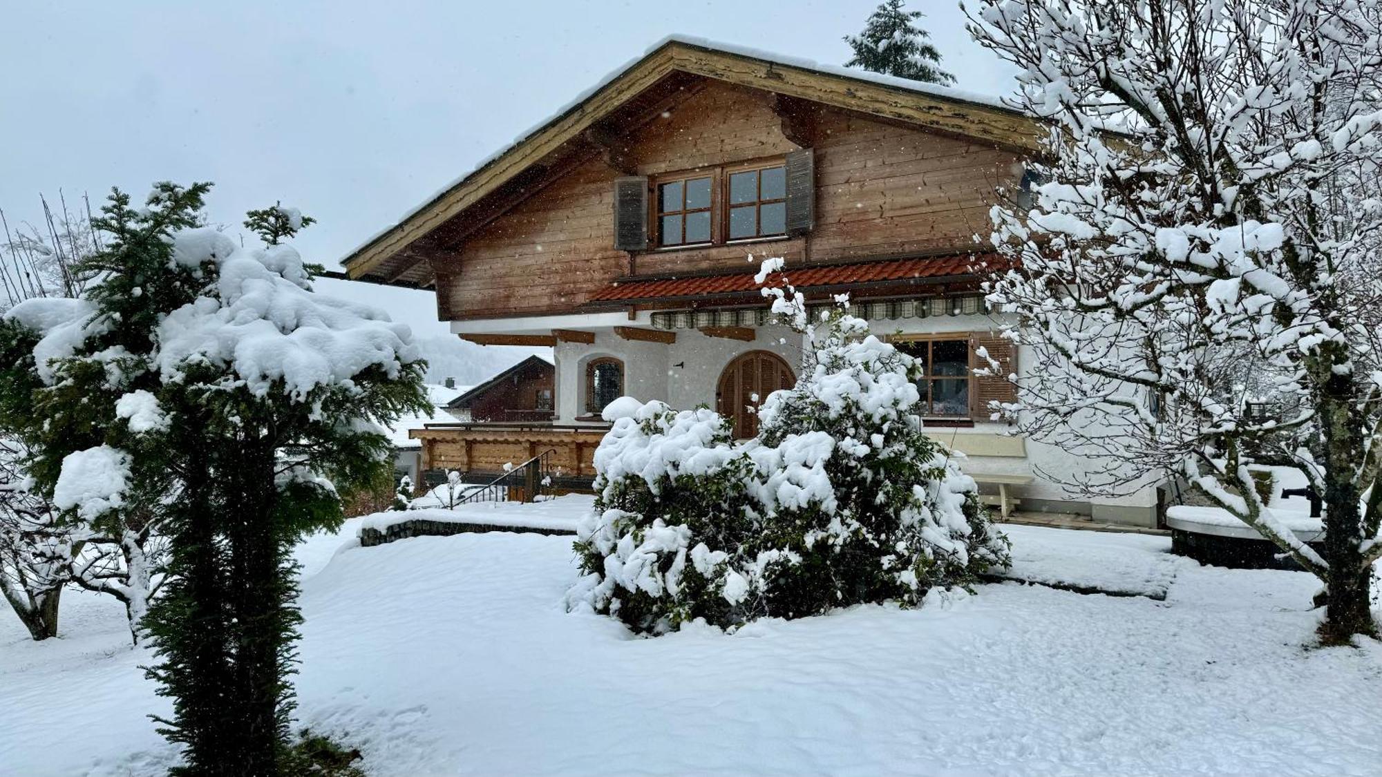 Romantisches Alpenchalet - Mit Sauna Und Kamin - Ruhig Und Zentral Bad Tölz Buitenkant foto